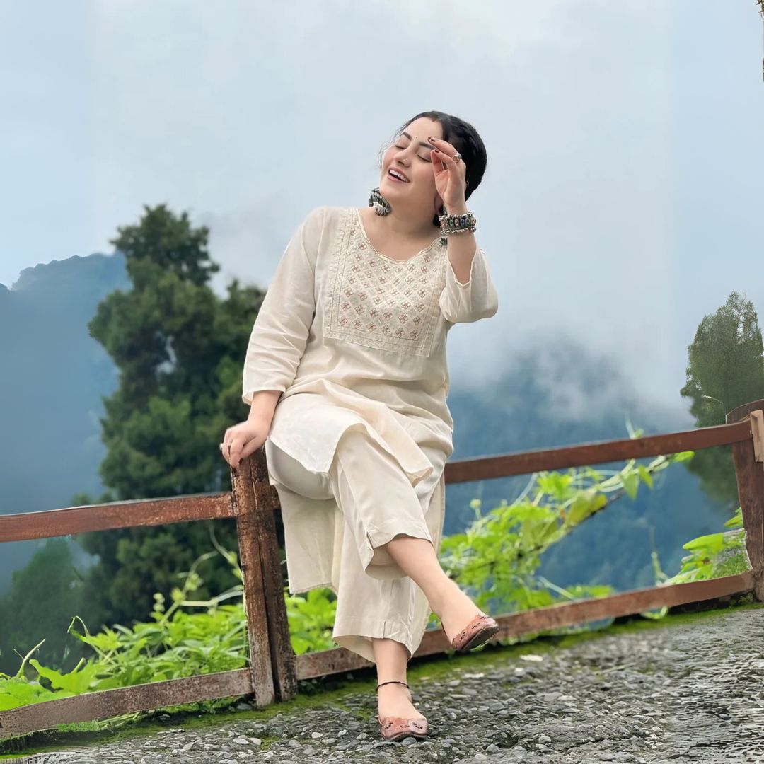 Elegant Heavy Silk Embroidered Yoke Kurta & Pant Set