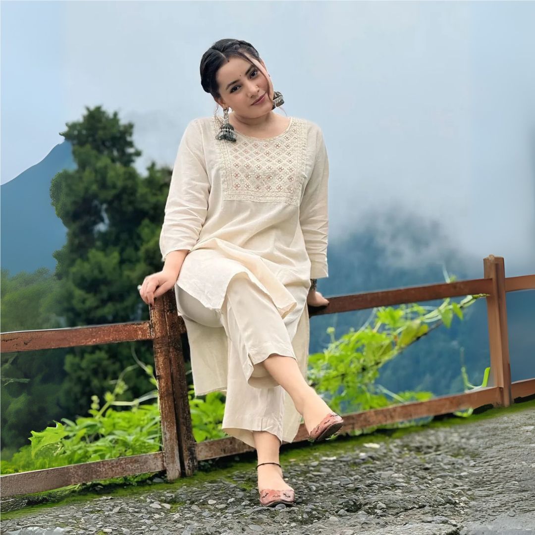 Elegant Heavy Silk Embroidered Yoke Kurta & Pant Set