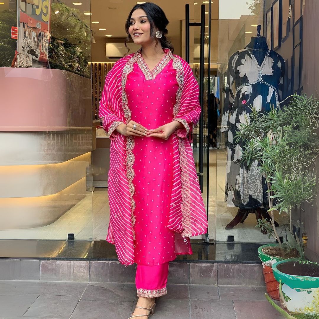 Radiant Fuchsia Viscose Suit Set with Embroidery & Muslin Dupatta