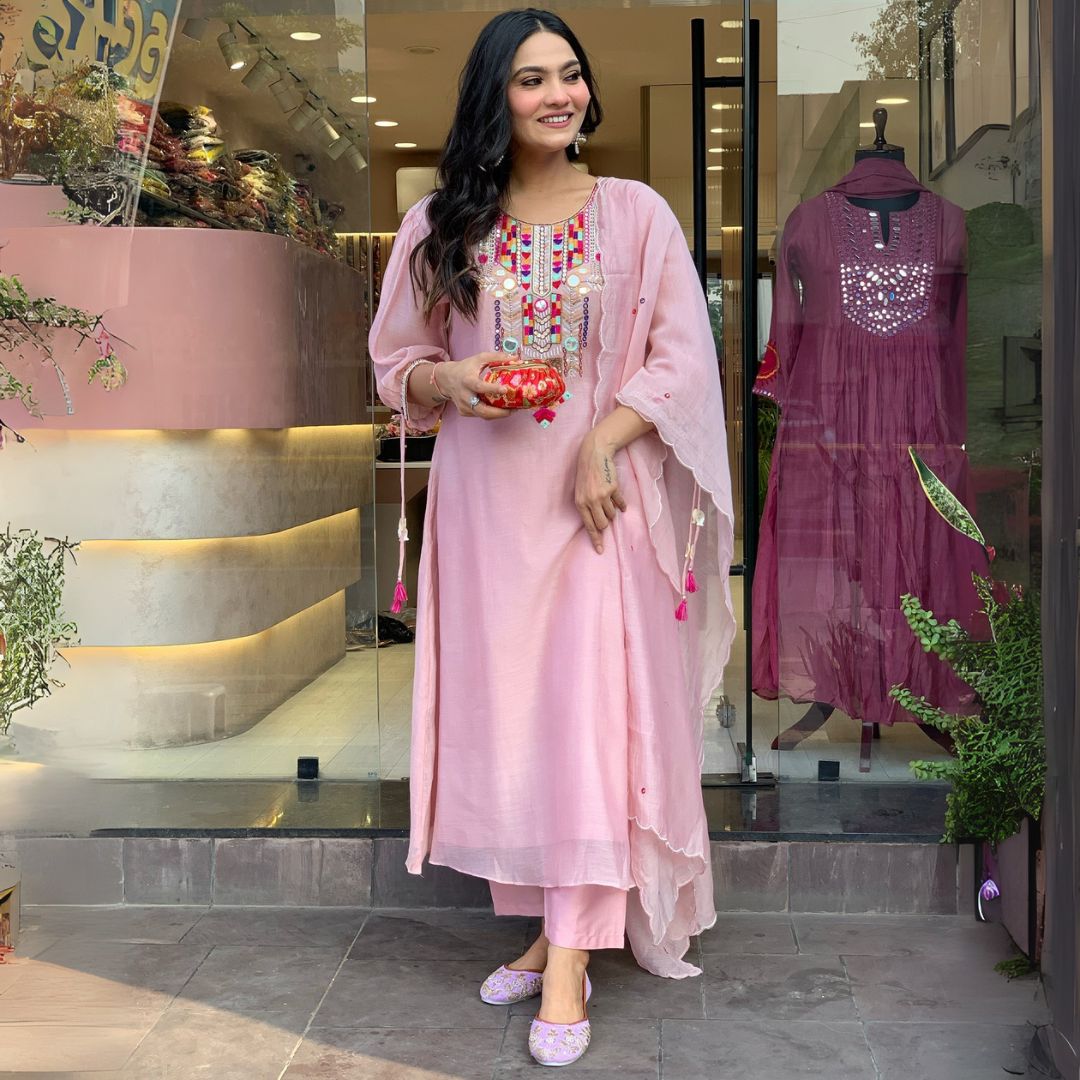 Graceful Pink Chanderi Silk Embroidered Suit Set with Organza Dupatta