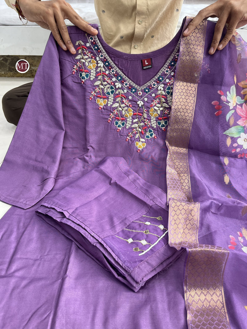 Women Embroidered Straight Kurta Set