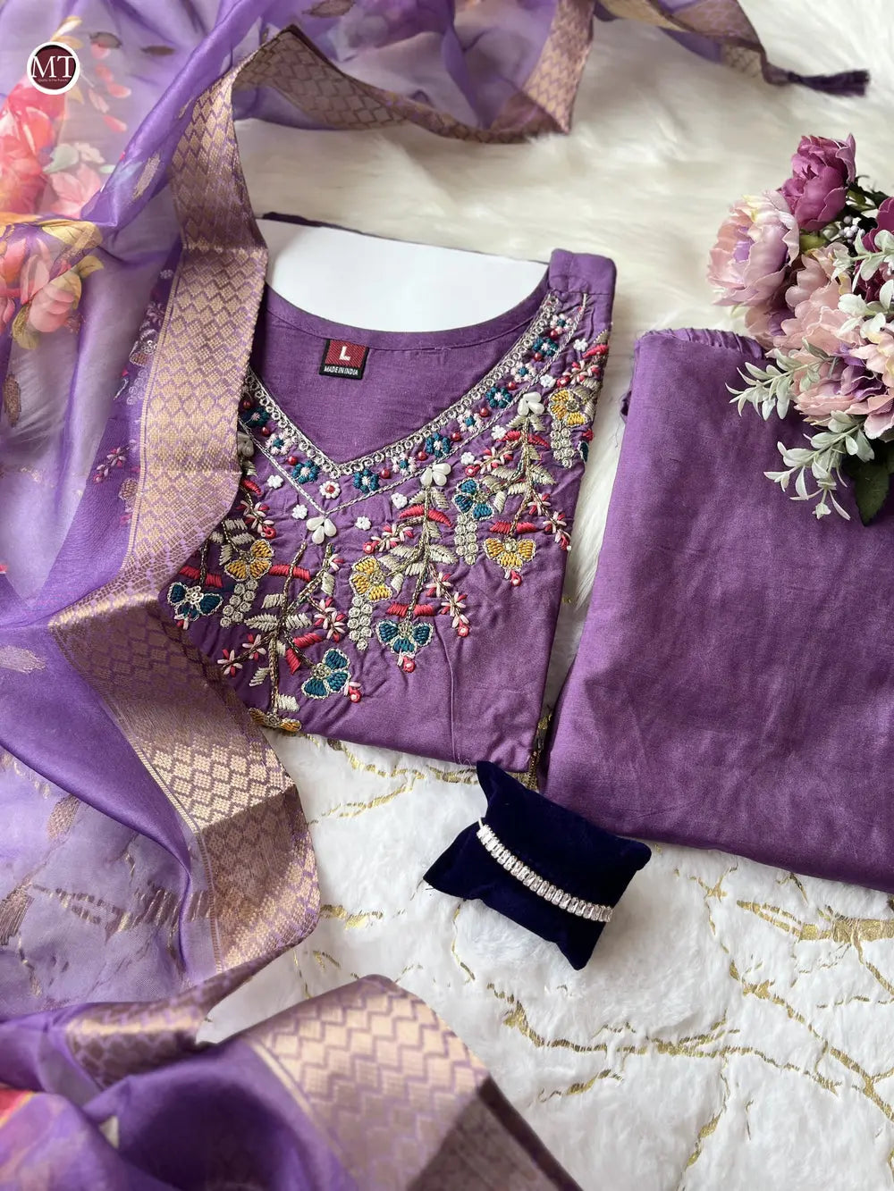 Buy Women Embroidered Straight Kurta Set  Women’s Fashion Online - We Shine
