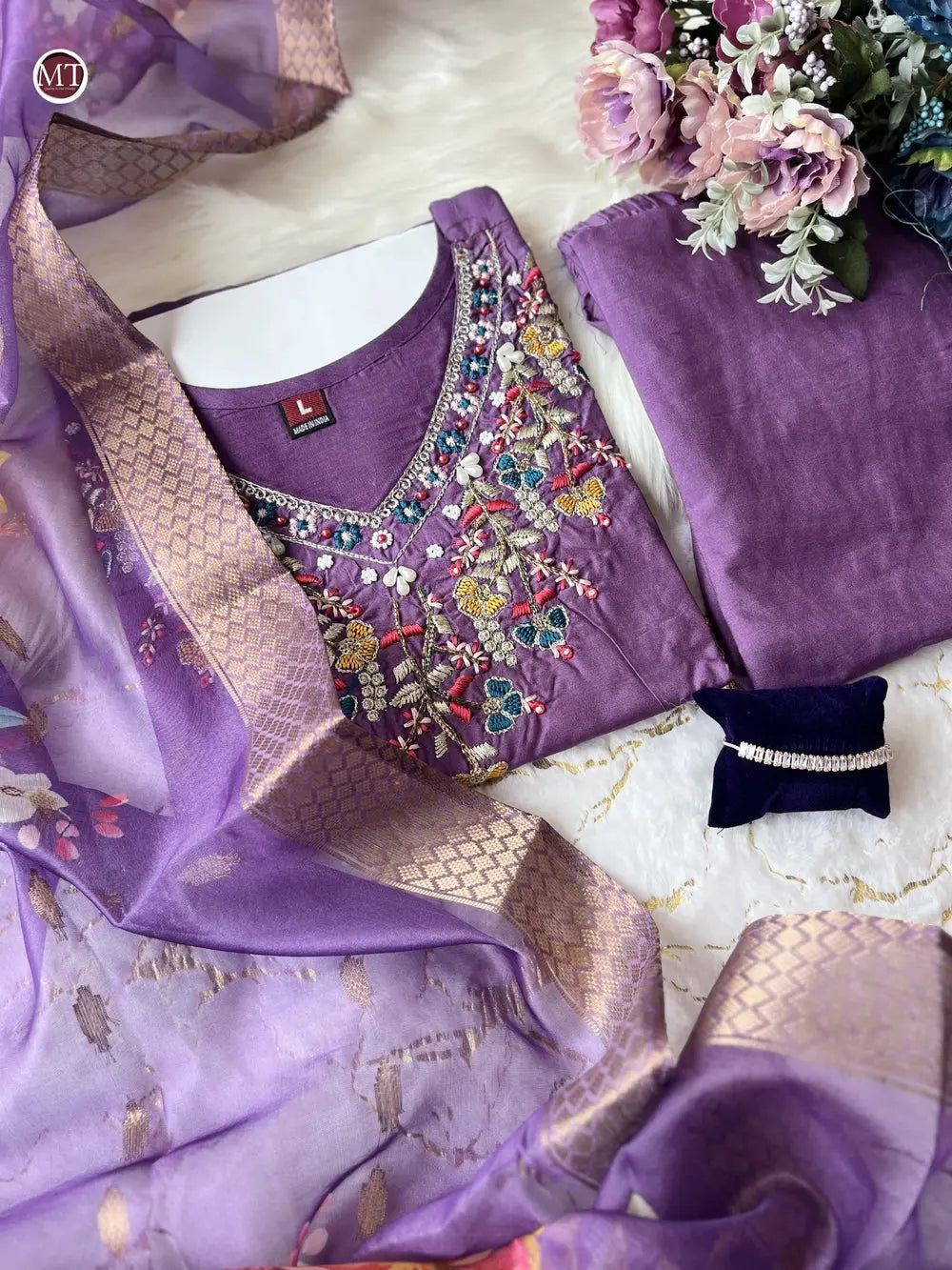 Buy Women Embroidered Straight Kurta Set  Women’s Fashion Online - We Shine