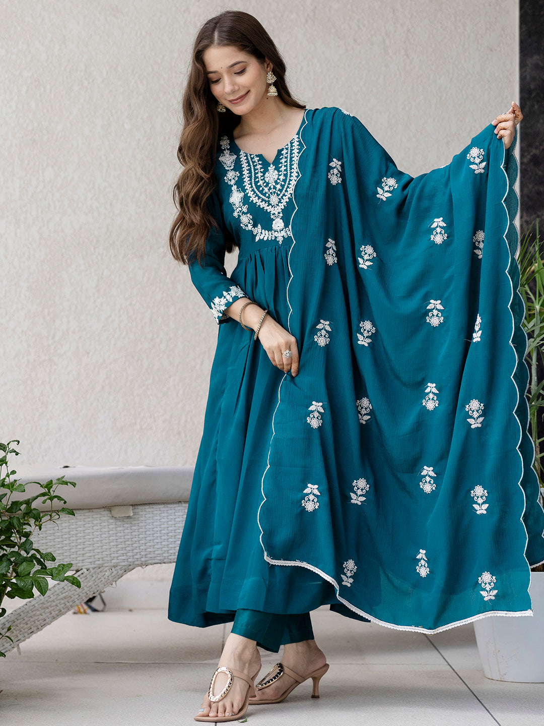 Women Chinon Embroidered Kurta Set - Petrol - View 3
